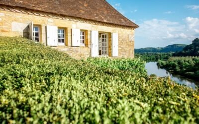 Village pittoresque de France avec maisons en pierre